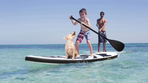 Paddleboarding con bambini e animali domestici